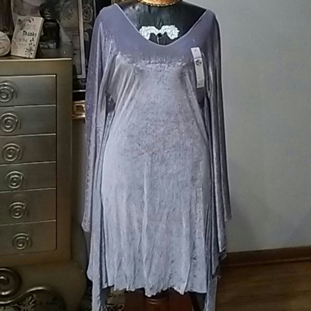Velvet Lavender c Dress W draping sleeve's.